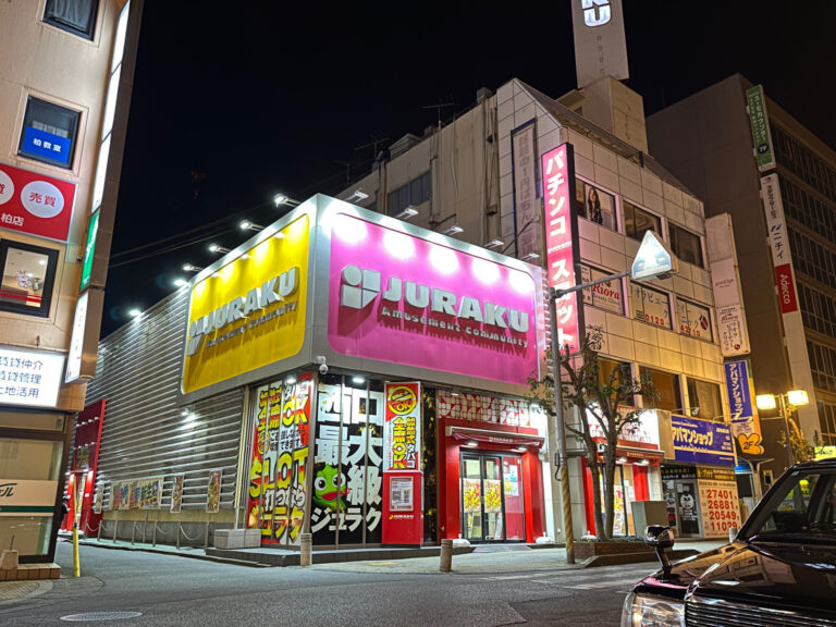 今年最も寒い日にパチンコ店様で空調工事をしました