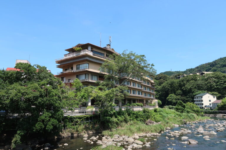 箱根の老舗旅館さんで、水冷式空調をパッケージエアコンへ更新しました