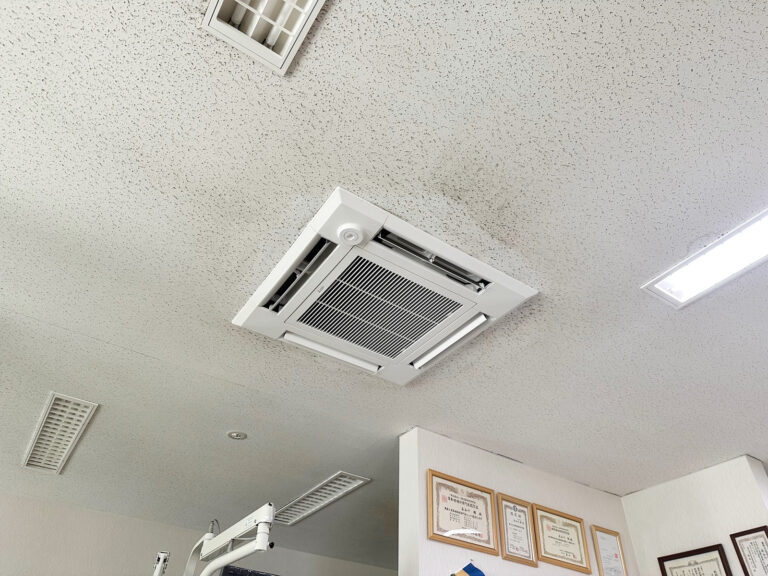 電気料金の高騰に対抗する省エネタイプのエアコンに更新しました