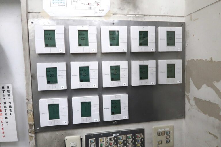 千葉県の大型小売店のエアコンを更新しました