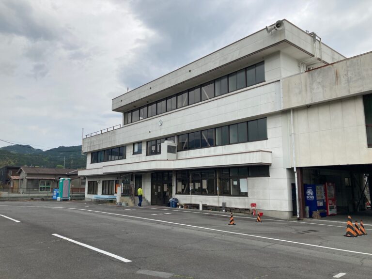 峡南地区の安全運転を支える自動車教習所をリニューアル