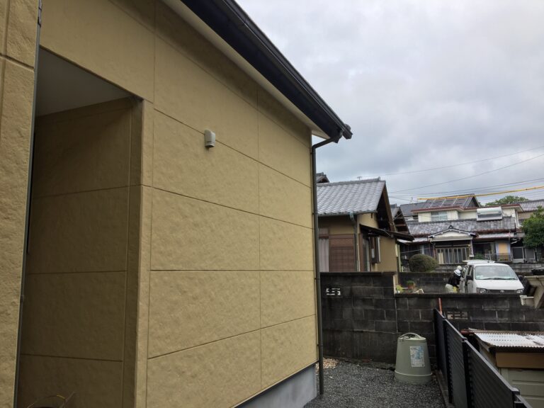 住宅用除湿乾燥機で 換気しにくい部屋をカラっと