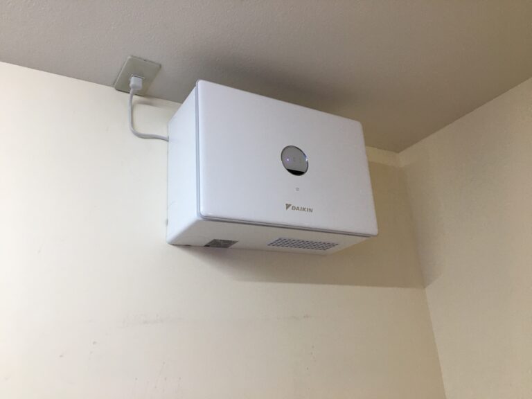 住宅用除湿乾燥機で 換気しにくい部屋をカラっと